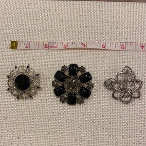Set of 3 brooches